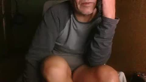 Snapshot of dontwalkonthegrass2 chatting on November 29, 10:18 am frenchfirefighter online show from November 29, 10:18 am