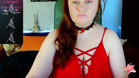 Snapshot of doraross chatting on December 4, 9:18 am Dora online show from December 4, 9:18 am