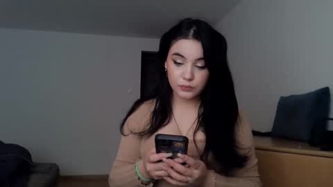 Snapshot of dorian1211 chatting on November 7, 12:05 pm Doriana online show from November 7, 12:05 pm