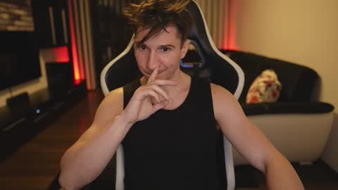 Dorian Reyes online show from March 19, 12:03 am