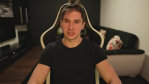 Dorian Reyes online show from March 26, 1:55 am