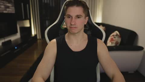 Dorian Reyes online show from April 28, 1:04 am