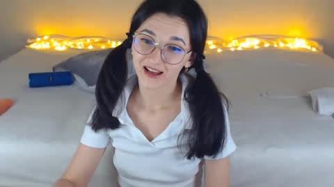 Snapshot of dorotty_ chatting on December 3, 12:35 am Your Dorotty online show from December 3, 12:35 am