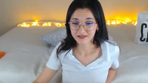 Snapshot of dorotty_ chatting on December 5, 4:42 am Your Dorotty online show from December 5, 4:42 am