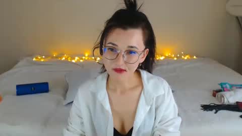 Snapshot of dorotty_ chatting on February 16, 3:47 am Your Dorotty online show from February 16, 3:47 am