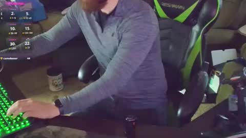 Snapshot of dotyoureyezez chatting on January 18, 11:22 pm DotYourEyezez  online show from January 18, 11:22 pm