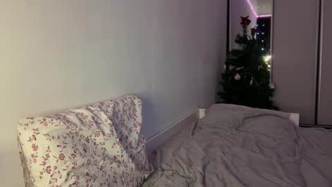 MOLLYYYY dont forget to give me a thumb up online show from December 22, 2:06 am