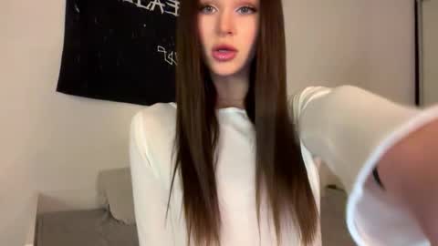 MOLLYYYY dont forget to give me a thumb up online show from October 16, 11:55 am