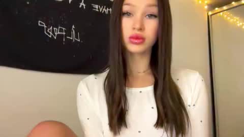 MOLLYYYY dont forget to give me a thumb up online show from November 1, 6:04 am