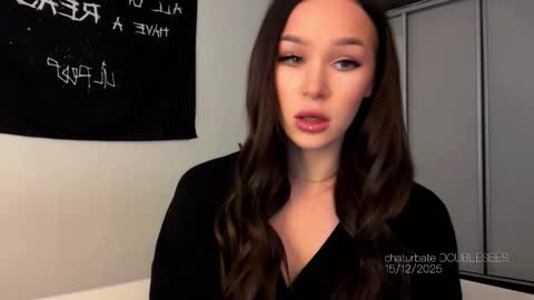 MOLLYYYY dont forget to give me a thumb up online show from December 15, 6:06 am