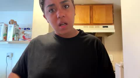 Snapshot of dove_love22 chatting on November 1, 6:43 pm dove_love22 online show from November 1, 6:43 pm