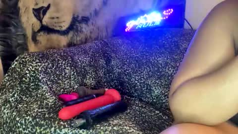 Snapshot of dove_love22 chatting on November 8, 1:39 am dove_love22 online show from November 8, 1:39 am