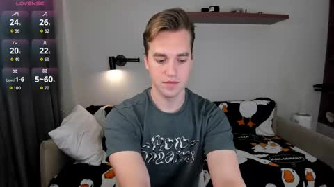 Snapshot of dr_your_dream chatting on October 31, 9:05 pm Mervin online show from October 31, 9:05 pm