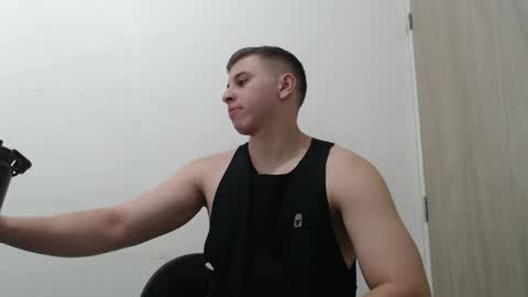 draco_boy2000 online show from April 2, 12:08 am