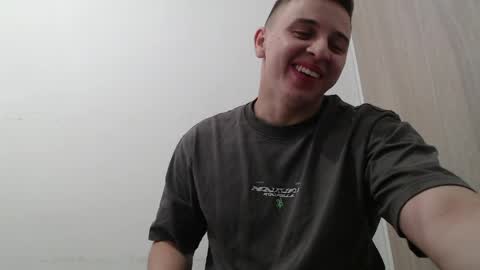 draco_boy2000 online show from April 3, 11:03 pm