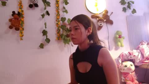 Laura online show from April 21, 11:29 pm