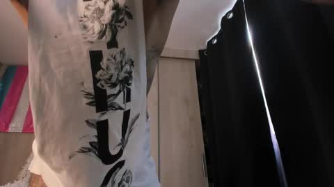 Snapshot of drake_jackson11 chatting on February 25, 1:17 pm drake jackson11 online show from February 25, 1:17 pm