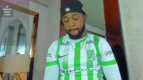 ---Drake--- online show from January 13, 9:31 pm