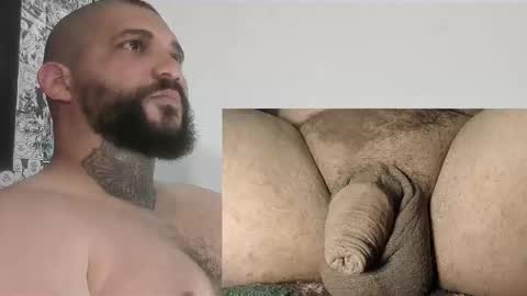 Snapshot of drake_white1 chatting on October 30, 3:41 am drake whitee Independent Model online show from October 30, 3:41 am