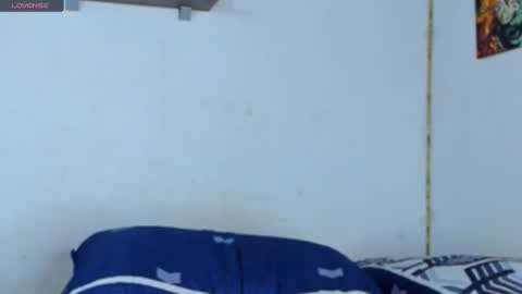 Snapshot of drake_xion1 chatting on February 18, 12:59 am drake_xion1 online show from February 18, 12:59 am