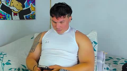 Snapshot of drake_xion1 chatting on November 18, 1:00 am drake_xion1 online show from November 18, 1:00 am