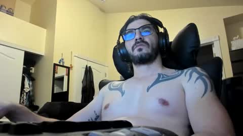 drakkar_82 online show from December 4, 2:21 am