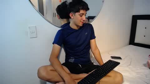 Snapshot of dravith_and_valery chatting on November 21, 4:00 am -- nicolle and jhon -- online show from November 21, 4:00 am