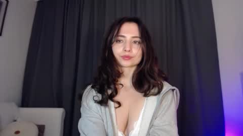 Nicole online show from December 19, 2:46 pm