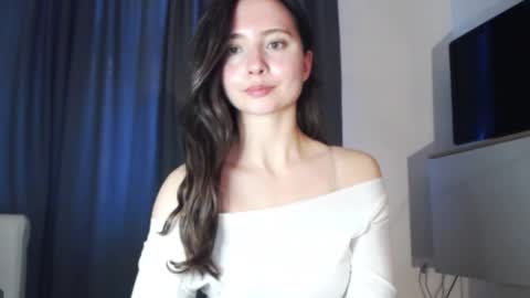 Nicole online show from October 19, 2:07 pm