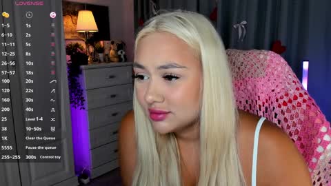  Mary   pvt open    use pink and blue app lovense online show from April 5, 3:31 pm