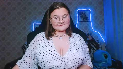 Snapshot of dreamforyoue2 chatting on September 22, 6:10 pm dreamforyoue2 online show from September 22, 6:10 pm