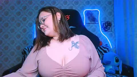 Snapshot of dreamforyoue2 chatting on October 19, 8:09 pm dreamforyoue2 online show from October 19, 8:09 pm