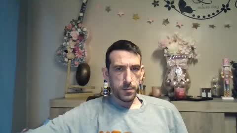 dreamguy38 online show from December 15, 7:56 am