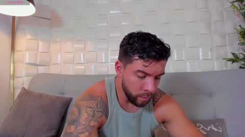 cris online show from December 22, 12:39 am