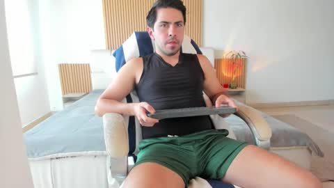 Snapshot of dreamsuxx chatting on November 23, 7:24 pm Diego online show from November 23, 7:24 pm