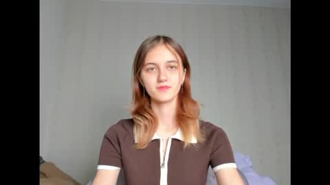 Snapshot of dreamy_pollyyy chatting on October 19, 7:25 pm dreamy_pollyyy online show from October 19, 7:25 pm