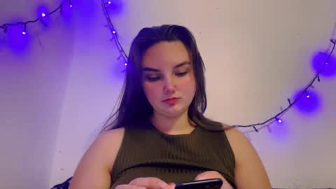 Mila online show from December 5, 3:28 pm