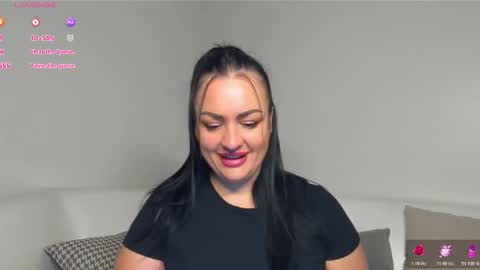 Snapshot of dreamyhousewife1 chatting on October 27, 4:22 pm dreamyhousewife1 online show from October 27, 4:22 pm