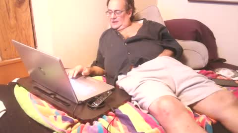 Snapshot of drfeelgood777 chatting on January 6, 4:15 am Dr. Feelgood online show from January 6, 4:15 am