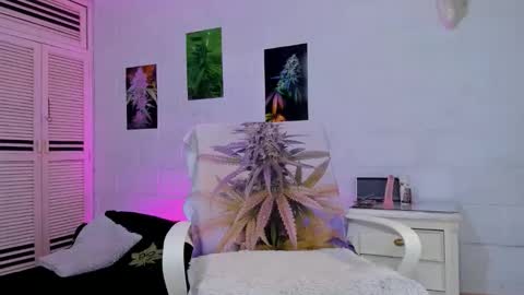 drippyorlove online show from December 5, 4:36 pm