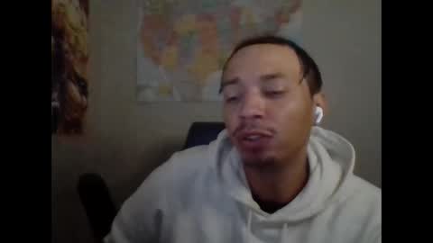 Snapshot of dubz07 chatting on November 15, 3:52 pm dubz07 online show from November 15, 3:52 pm