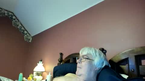 Snapshot of dug38 chatting on May 14, 2:18 am Doug online show from May 14, 2:18 am