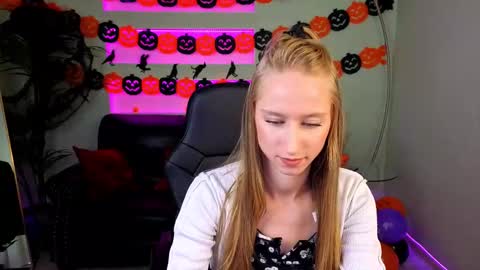 Snapshot of duimovochka chatting on October 29, 9:22 am duimovochka online show from October 29, 9:22 am