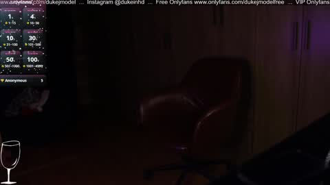 Snapshot of duke_j chatting on January 9, 11:24 pm DUKE J online show from January 9, 11:24 pm