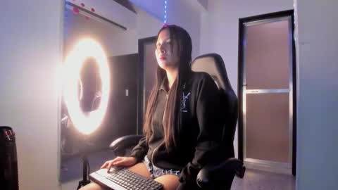 dulce online show from February 17, 8:15 pm