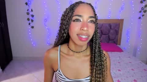 Snapshot of dulce_brown01 chatting on December 18, 4:13 pm Dulce online show from December 18, 4:13 pm