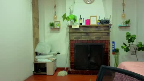 C E L E S T E  online show from April 15, 2:35 pm