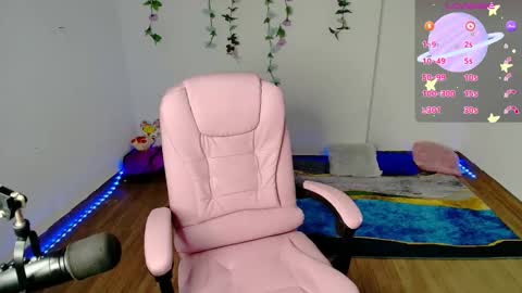 Snapshot of dulce_julieta_ chatting on February 17, 7:10 pm Dulce online show from February 17, 7:10 pm