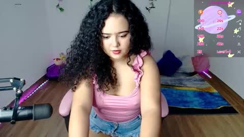 Snapshot of dulce_julieta_ chatting on February 27, 8:20 pm Dulce online show from February 27, 8:20 pm