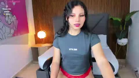 Snapshot of dulce_natyy chatting on March 8, 2:23 am N A T Y online show from March 8, 2:23 am